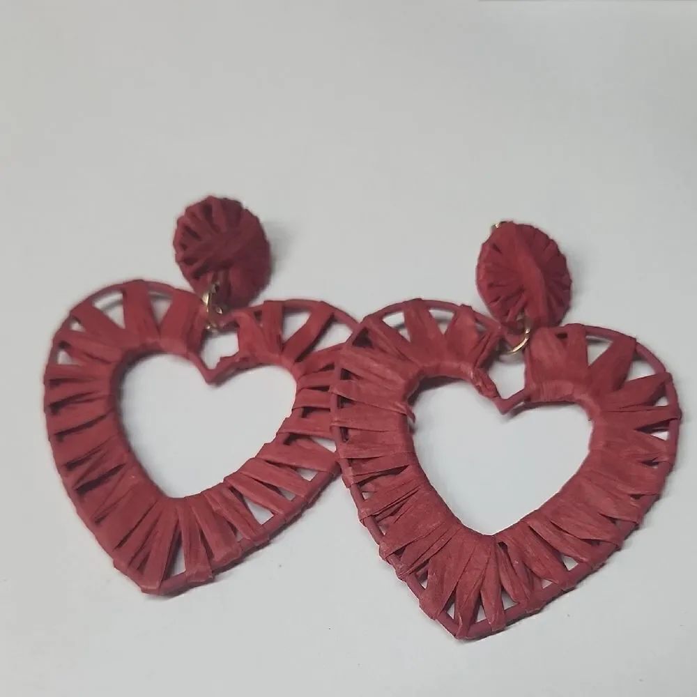 Plunder Red Heart-Shaped Earrings